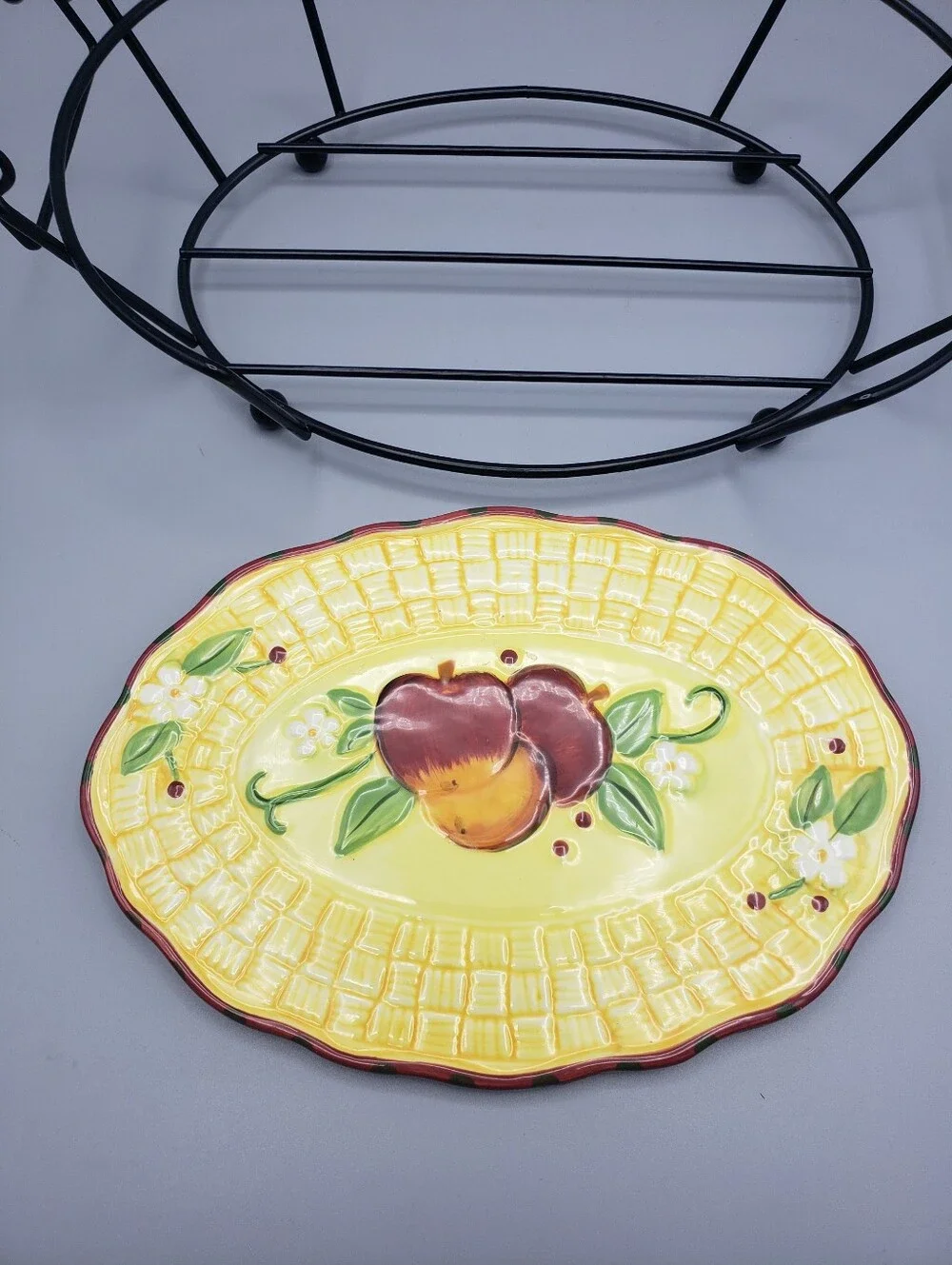 Temptations Serving Trivet w/ Wire Cradle - Fresh Crop Apples Motif Cottagecore